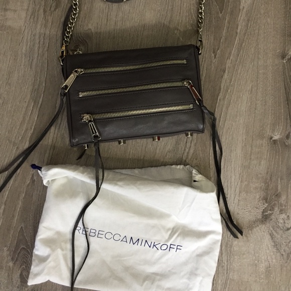 Rebecca Minkoff Handbags - NWOT Rebecca Minkhoff leather 5 zip purse